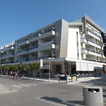 Condominio Quasar
